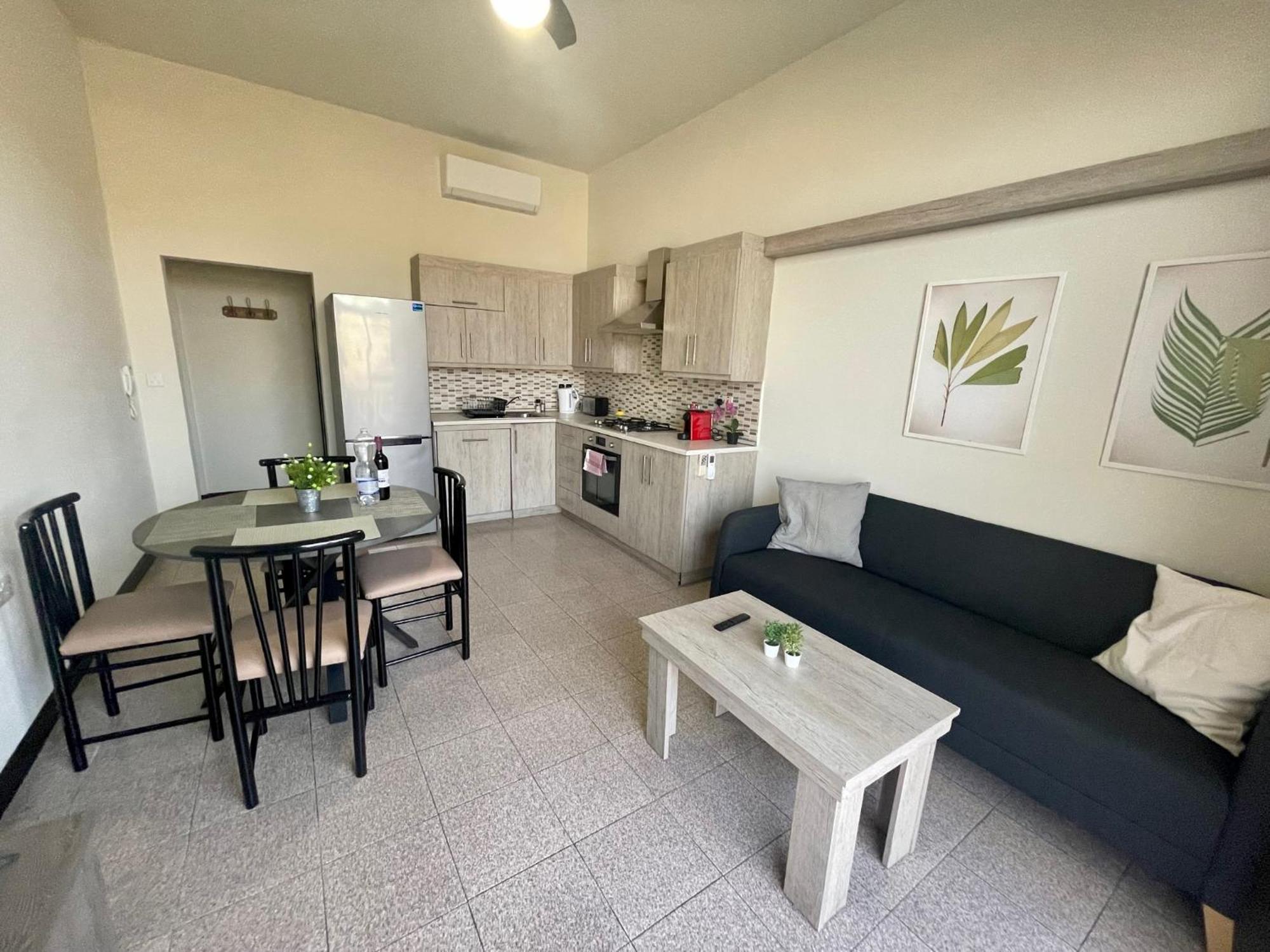 Seafront Apartment With Balcony Overlooking Marina Ghajnsielem Екстер'єр фото